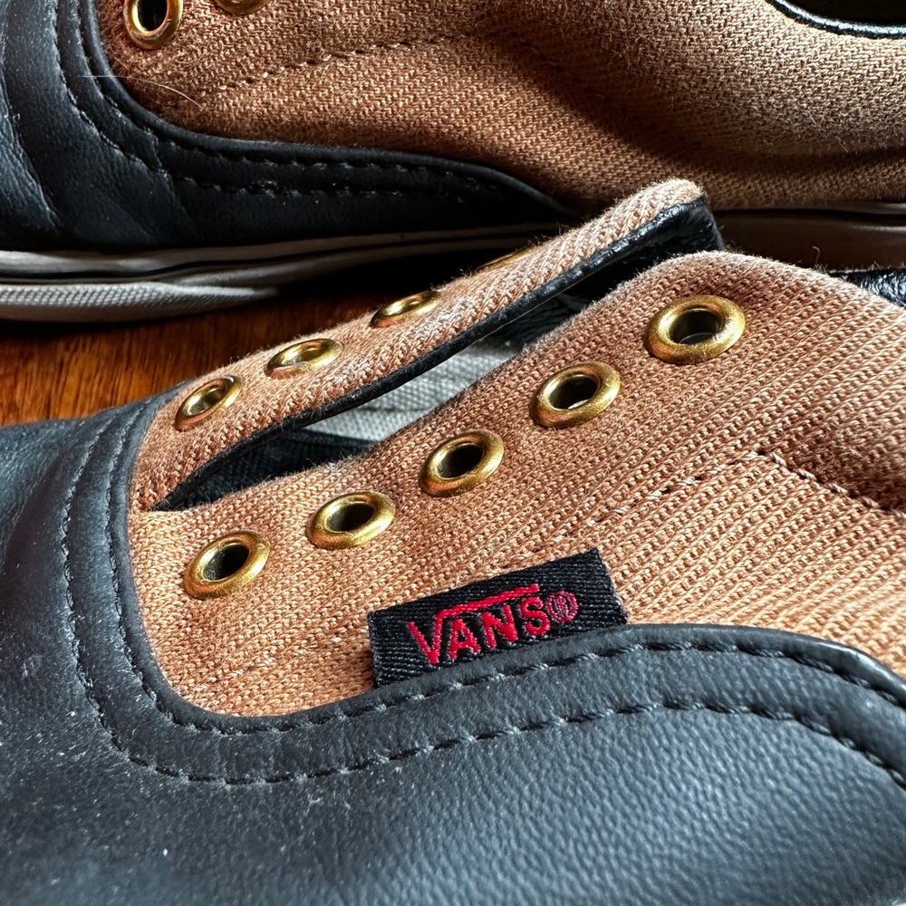 Vans size 8.5 - Picture 3 of 5